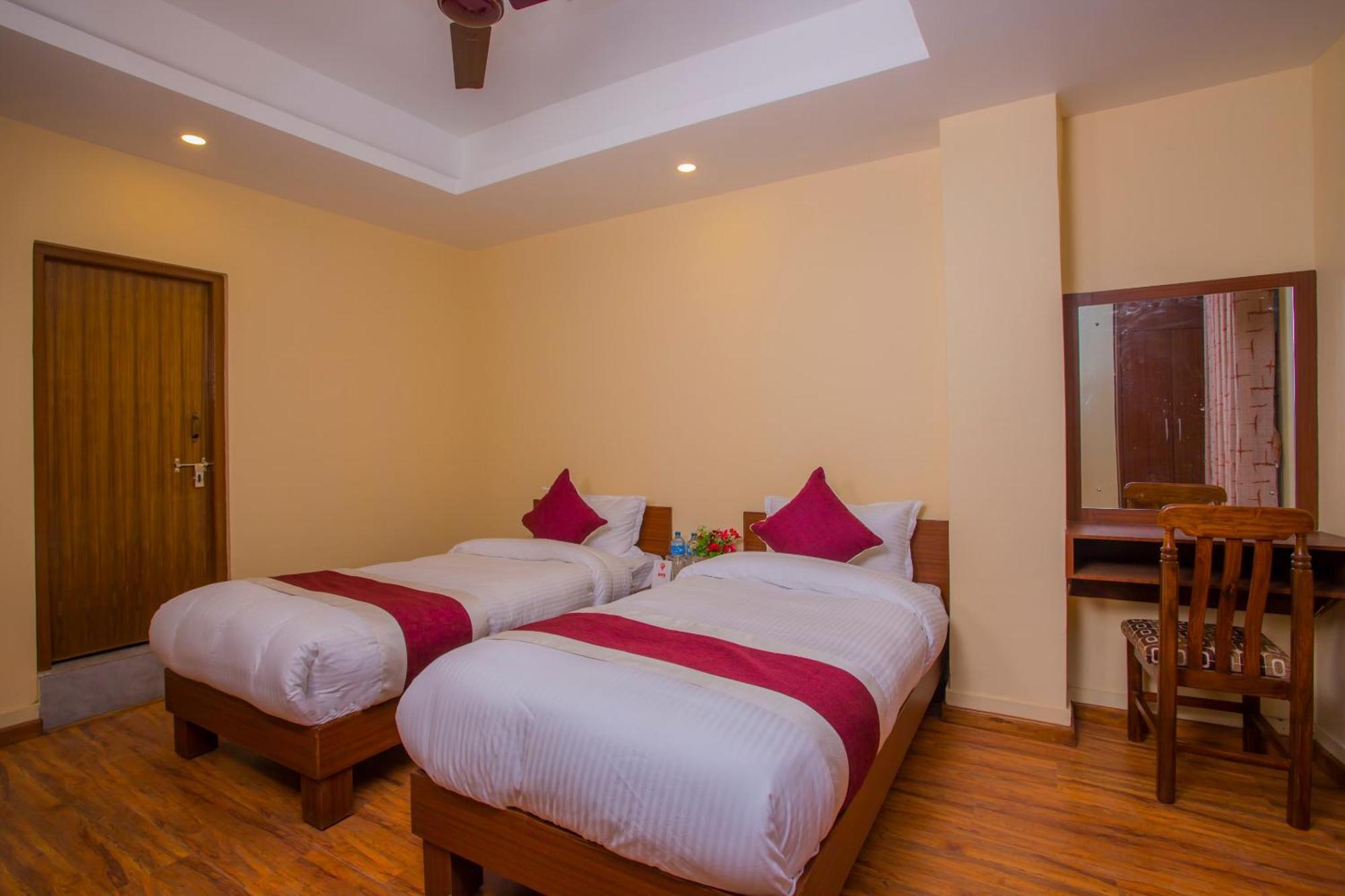 Oyo 273 Hotel Rara Palace Kathmandu Exterior foto